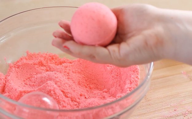 Mother's Day DIY Gift Ideas - Bath Bombs