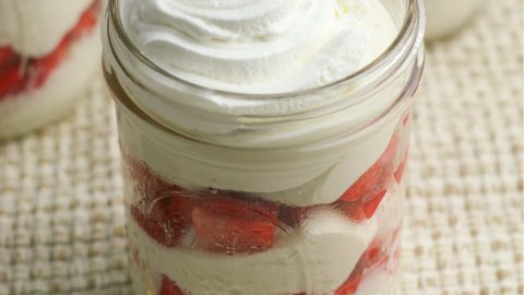 Healthy Strawberry Cheesecake Parfaits