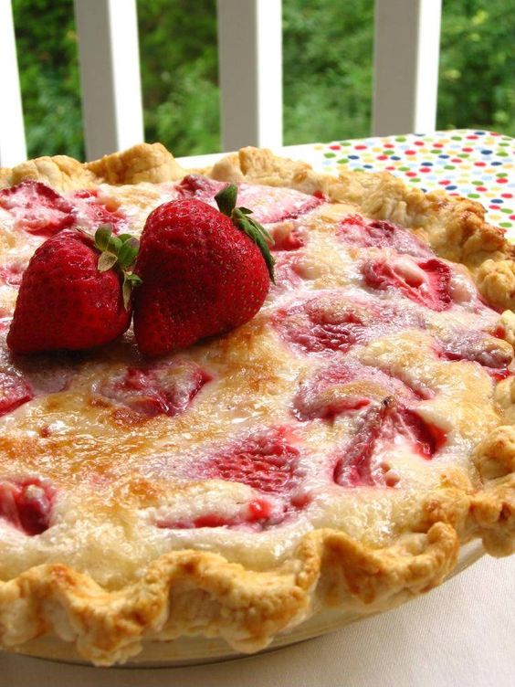 Summer Strawberry Sour Cream Pie