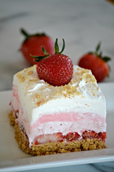 Strawberry Cheesecake Dream Bars